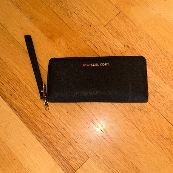 Michael Kors Handbags - Michael Kors wallet